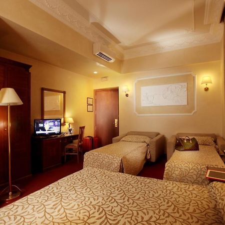 Hs 311 Hotel Rome Bagian luar foto