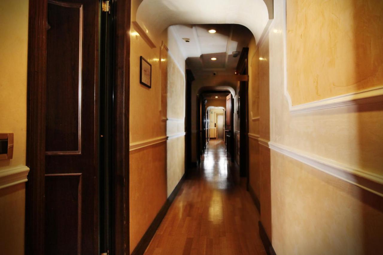 Hs 311 Hotel Rome Bagian luar foto
