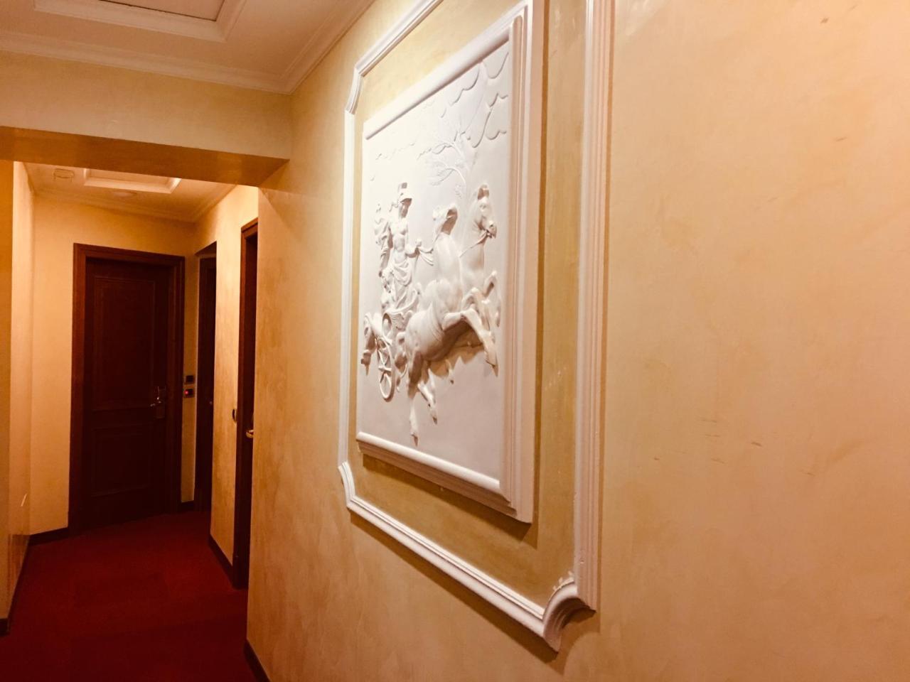 Hs 311 Hotel Rome Bagian luar foto